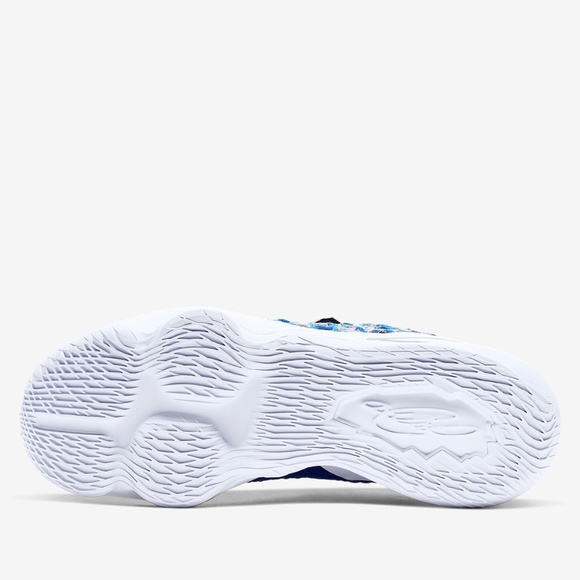 ❌SOLD❌Uninterrupted Lebron 17 More Than An Athlete - Picture 6 of 7